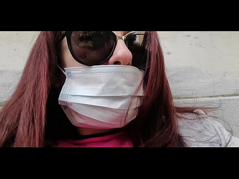 ❤️ Nicoletta neem wraak op haar buurman en piepie in sy motorhuis (Spesiale Covid19 Italiaanse kwarantyn) ❌ Seksvideo by ons ☑