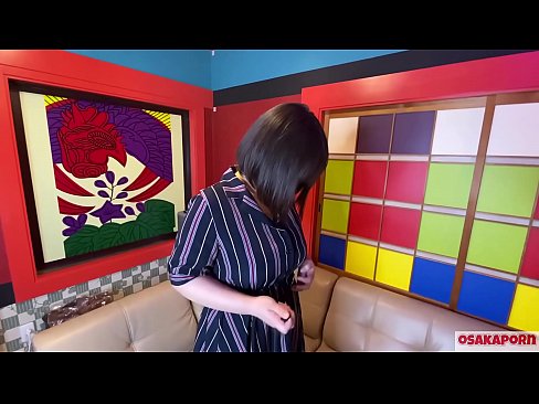 ❤️ Japanese cutie met groot tiete masturbeer met seksspeelgoed en kry 'n orgasme. Sy praat in 'n onderhoud oor haar fokken ervaring. Groot tiete en harige poes wat hard kreun. Osakaporn ❌ Seksvideo by ons ☑